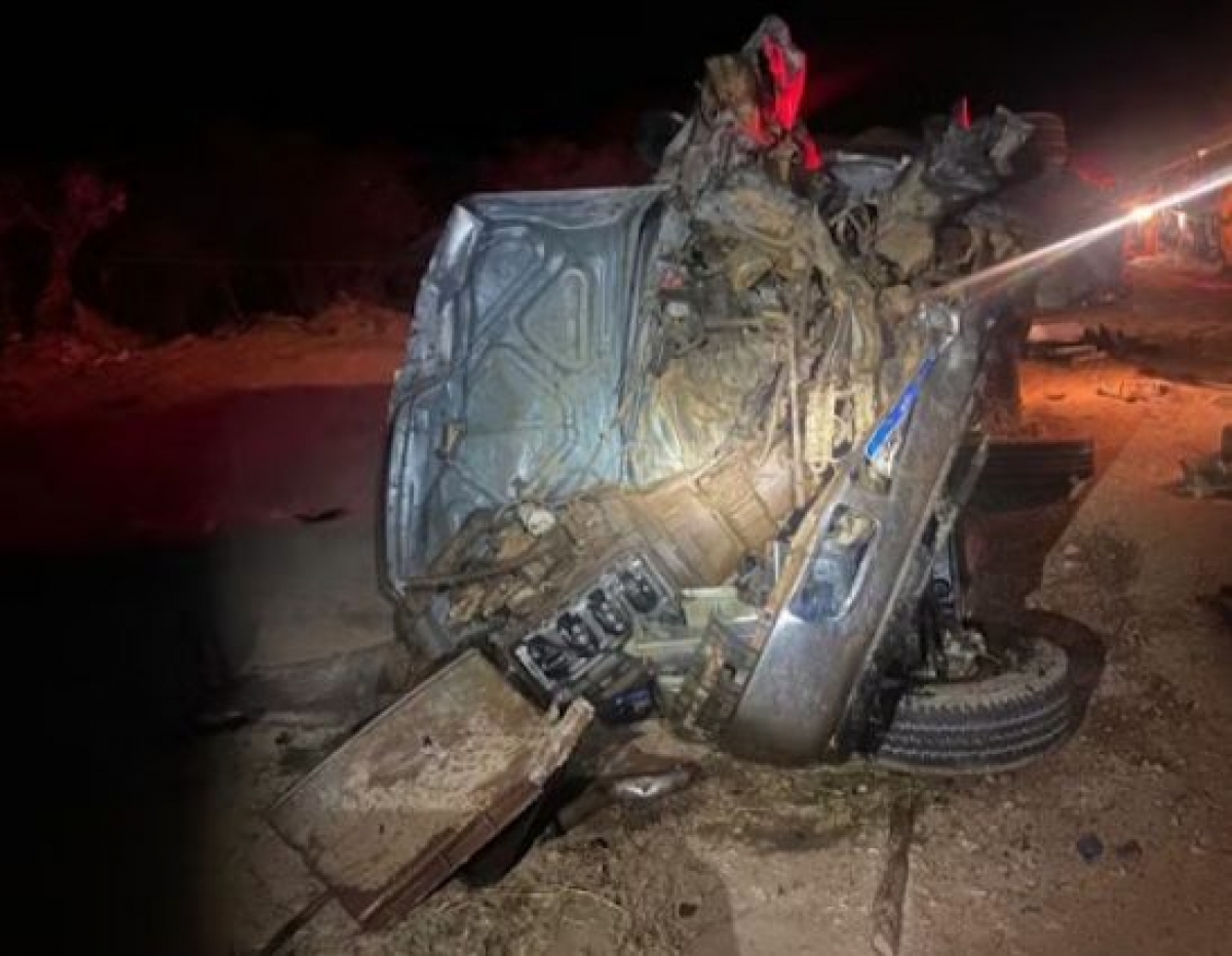 Cinco morrem e um fica gravemente ferido em acidente entre carros na Bahia — imagem 2